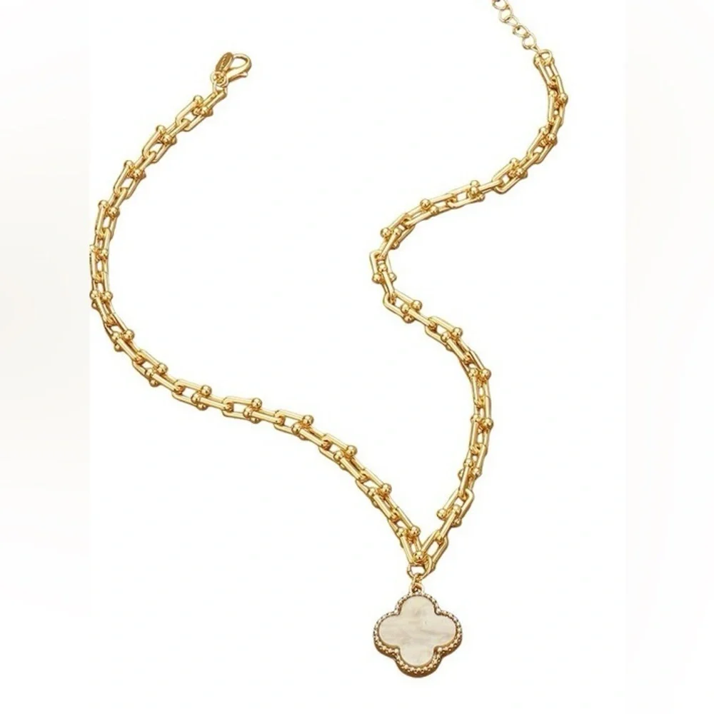 Clover Hardware Necklace - G- NU (7205)